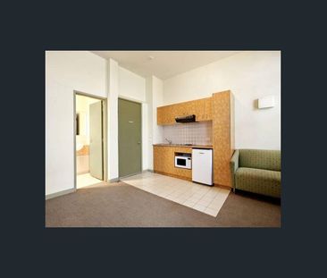 Cambridge Court - One Bedroom Apartment with one double bed - Photo 4