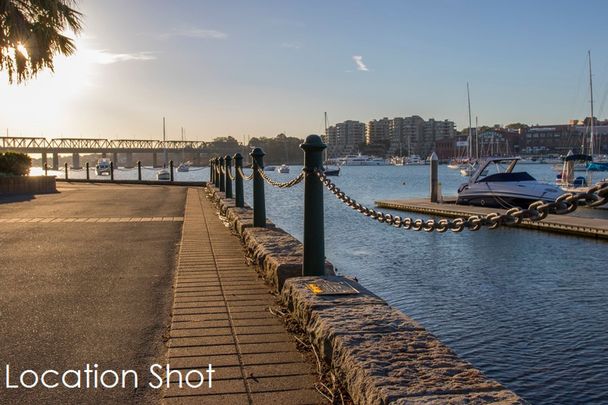 Elegant Waterfront Living in the Prestigious Anchorage, Balmain Shores - Photo 1