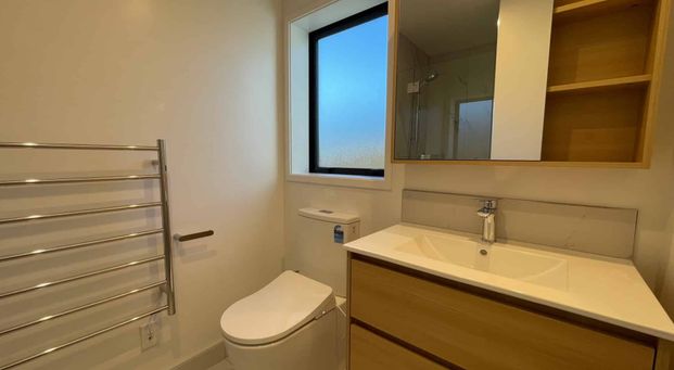 2/75 Ferry Road, City Centre, Christchurch - Photo 1