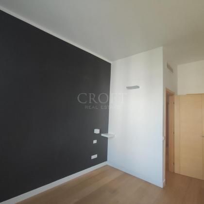 Parioli-Piazza delle Muse: Restored 3 bedroom, 3 Bath, spacious living, kitchen, balcony, near park, master bed & 2 single bedrooms. Ref 1045 - Photo 2