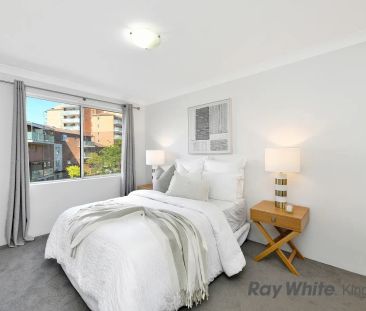 Spacious Two-Bedroom Apartment with Balcony in Sought-After Glouces... - Photo 4