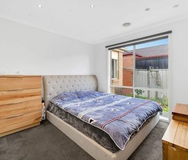 Light & Bright Family Home - Photo 5