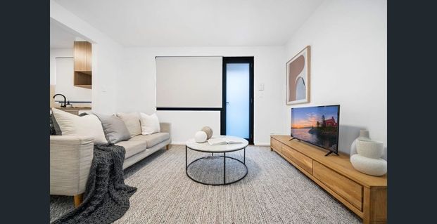 Contemporary apartment in the heart of Marrickville - Photo 1