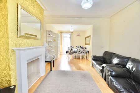 3 bedroom terraced house to rent - Photo 2