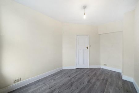 5 bedroom semi-detached house to rent - Photo 3