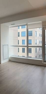 STUDIO ON RICHMOND: 1 + DEN CONDO W/PARKING & LOCKER INCL. - Photo 1