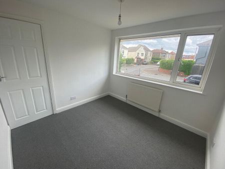 3 bedroom end of terrace house to rent - Photo 2