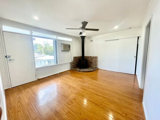 COSY 4 BEDROOM RENOVATED HOME - Photo 1