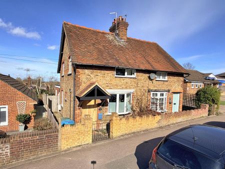 2 bedroom semi-detached house to rent - Photo 3