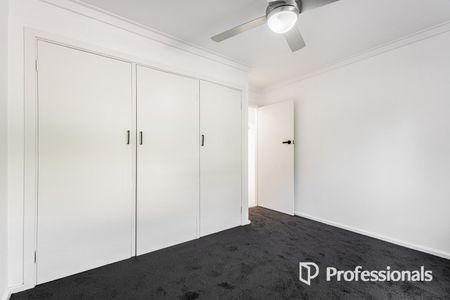 Spacious 3-Bedroom Home Opposite Park - Photo 3