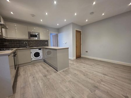 3 bedroom maisonette to rent - Photo 2