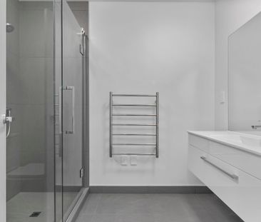 Modern Luxury - Unbeatable Location - Photo 3