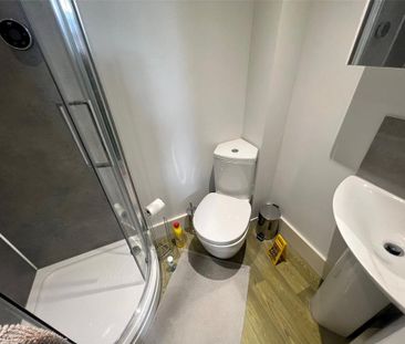 2 bedroom flat to rent - Photo 3