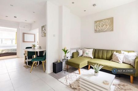 1 bedroom flat to rent - Photo 2