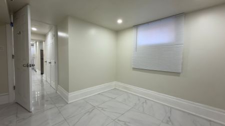 For Lease - 25 Sixteenth Street, Toronto, Ontario - Photo 3