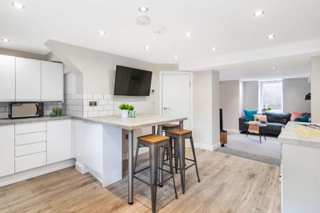 6 bedroom house to rent - Photo 2