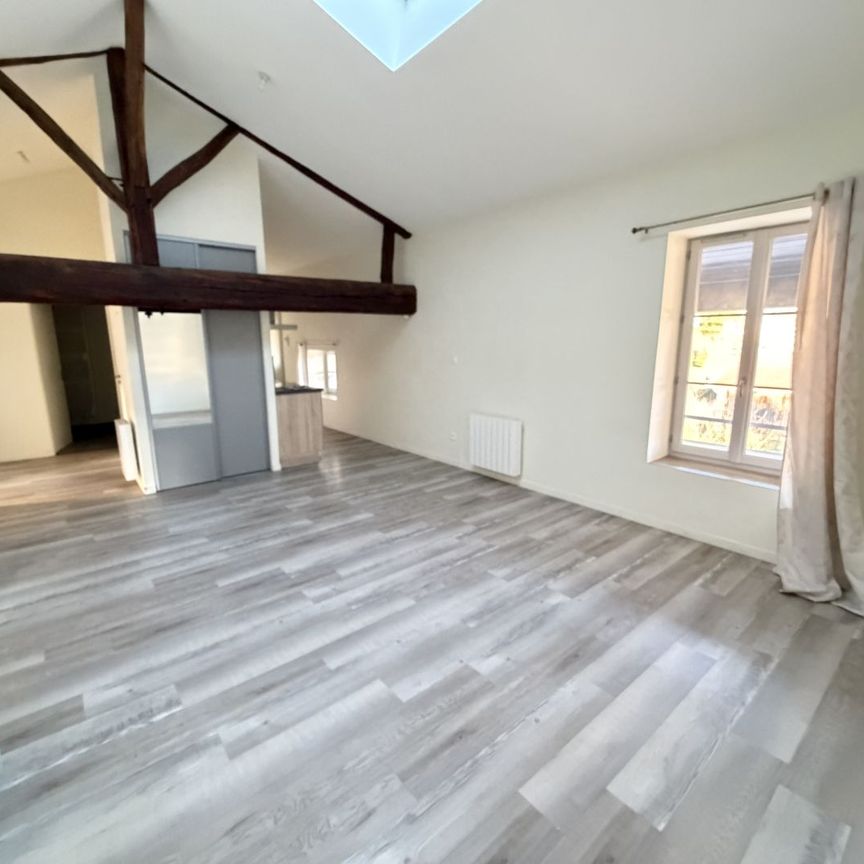 Location Appartement 4 pièces 70m² PONT DE VAUX 01190 - Photo 1