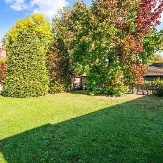 Lovelace Gardens, Stirling Court, KT6 - Photo 1