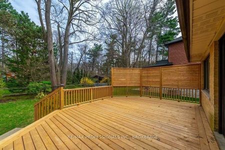 For Lease - 22 Fabian Place, Toronto, Ontario - Photo 3