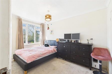 3 bedroom end of terrace house to rent - Photo 4