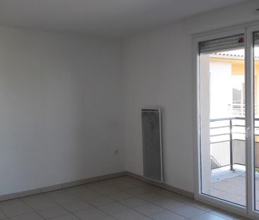 location Appartement T2 DE 42.65m² À ROQUETTES - Photo 2