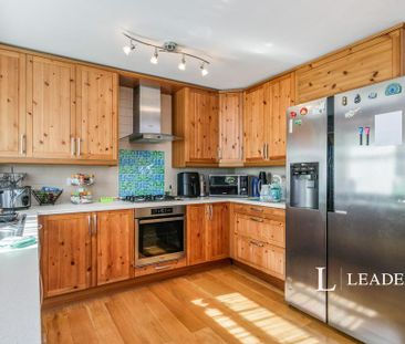 1 bedroom in a house share to rent - Photo 2