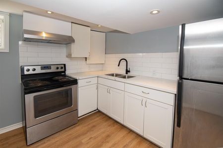 For Lease - 32 Wistow Street, London East, Ontario - Photo 3