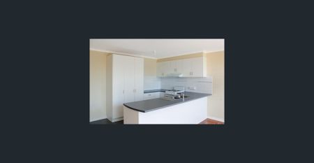 PRIME LOCATION - IMMACULATE ONE BEDROOM UNIT - Photo 3