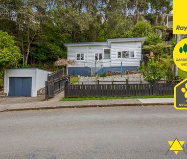 Two Bedroom, One Bathroom in Titirangi! Lawns and Gardens Included! - Photo 6