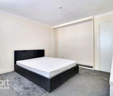 2 bedroom semi-detached house to rent - Photo 5