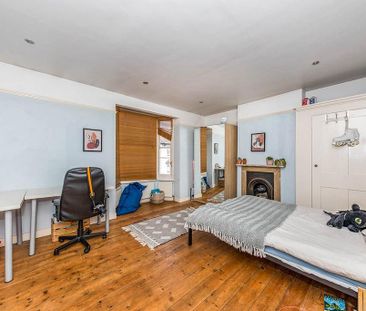 4 bedroom semi-detached house to rent - Photo 2