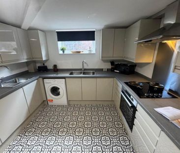 1 bedroom in a house share to rent - Photo 6