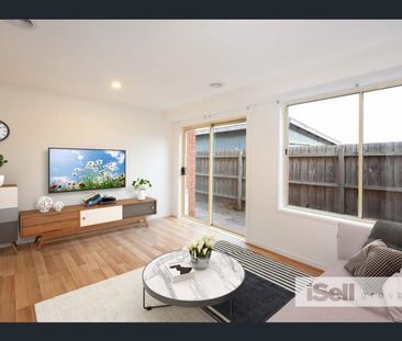 Perfectly Presented in a Family Friendly Locale and neighbourhood! - Photo 5