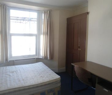 5 bedroom terraced house to rent - Photo 3