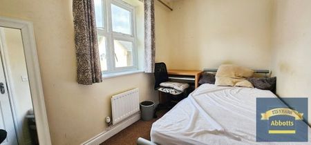 Hatcher Crescent - Photo 4