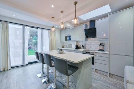 5 bedroom terraced house to rent - Photo 3