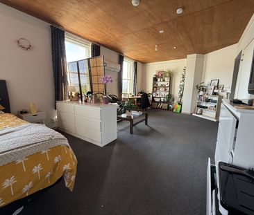Sunny Studio in Roslyn – Back by Popular Demand! - Photo 6