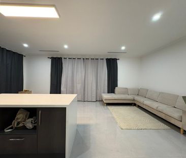 3-bedroom shared house, Education Way - Photo 2