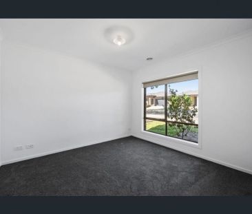 Freshly Updated 4-Bedroom Home with 2 Living areas & Outdoor Entert... - Photo 2