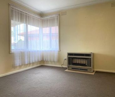 Charming 3-Bedroom Home in Thomastown - Photo 5