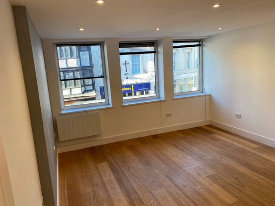 2 Bed Flat, Sussex House, RG1 - Photo 1