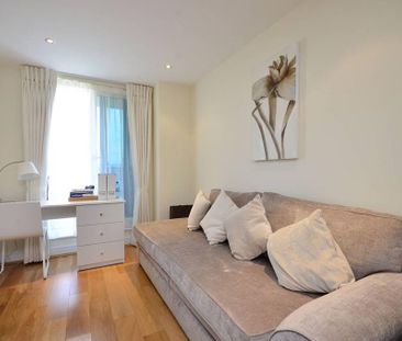 3 bedroom flat to rent - Photo 6