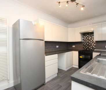 2 bedroom terraced house to rent - Photo 4