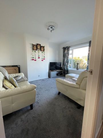 3 Bed Semi-Detached House, Brookhill Avenue, LS17 - Photo 3