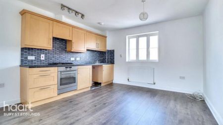 2 bedroom maisonette to rent - Photo 4