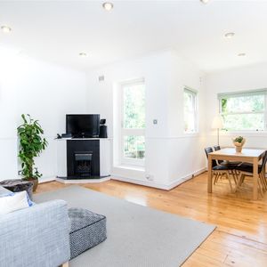 Greencroft Gardens, South Hampstead, London - Photo 2