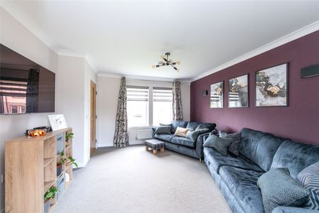 4 bedroom detached house to rent - Photo 2