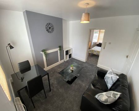 Flat 1, 95 Grafton Street – Student Accommodation Coventry - Photo 2