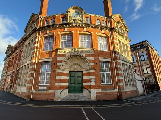 Sherborne Road, Yeovil, Somerset - Photo 1