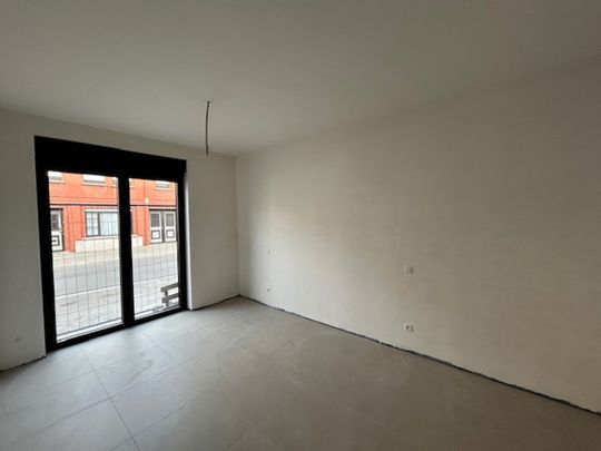 Gelijkvloerse verdieping - Te huur - Photo 1